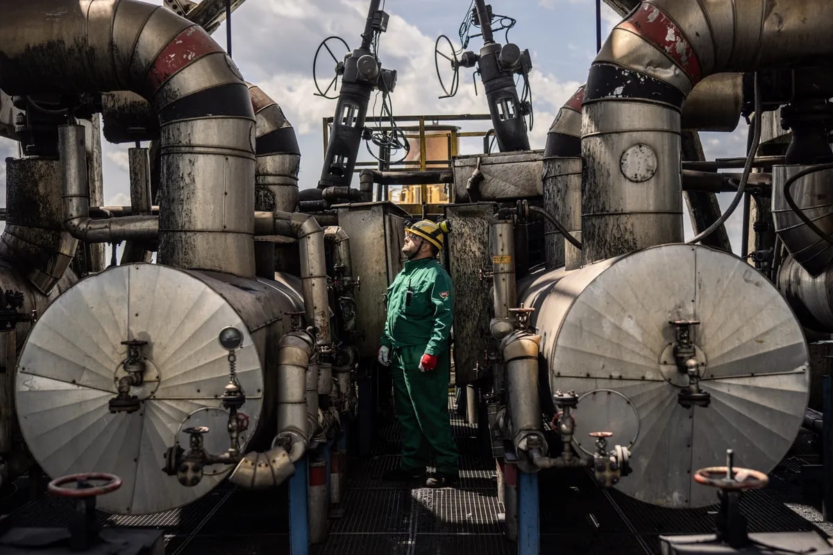 Фото: НПЗ Duna в Венгрии / Bloomberg 
