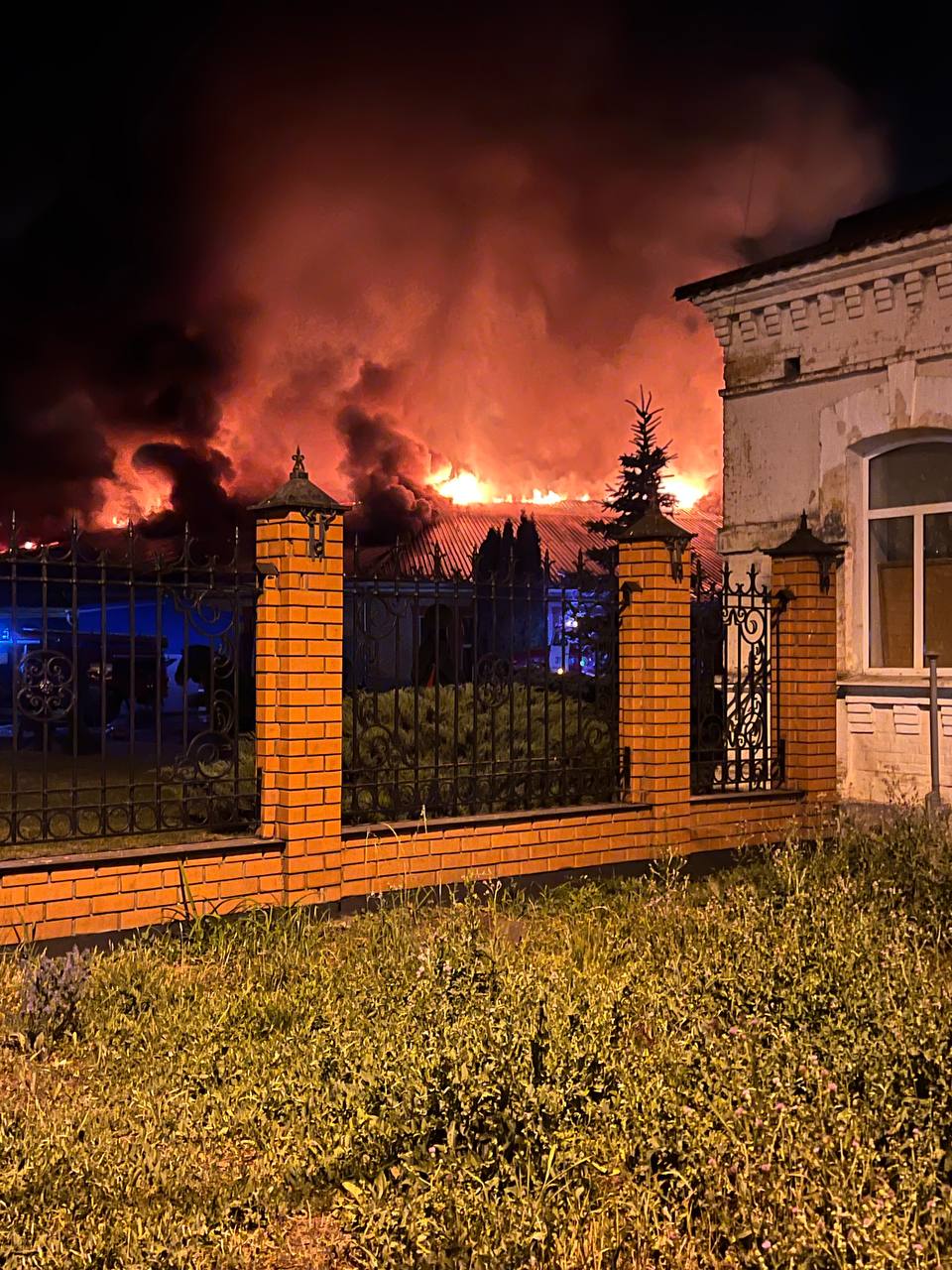 Последствия удара по Кореневскому заводу низковольтной аппаратуры в Курской области